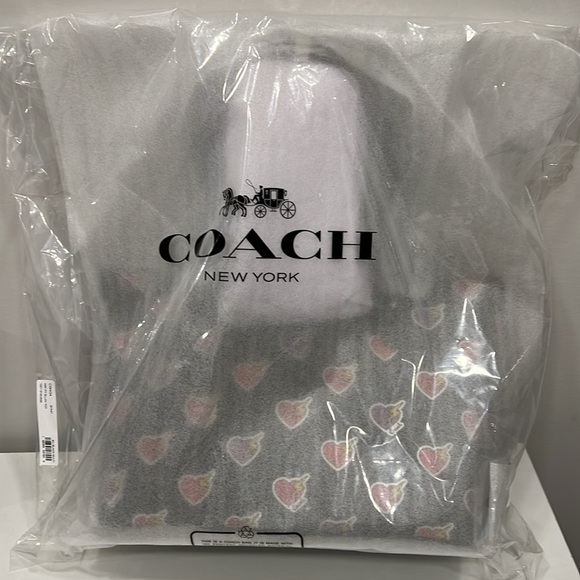 NWT - Coach Gallery Tote Bag With Heart Bolt Print - Picture 12 of 12